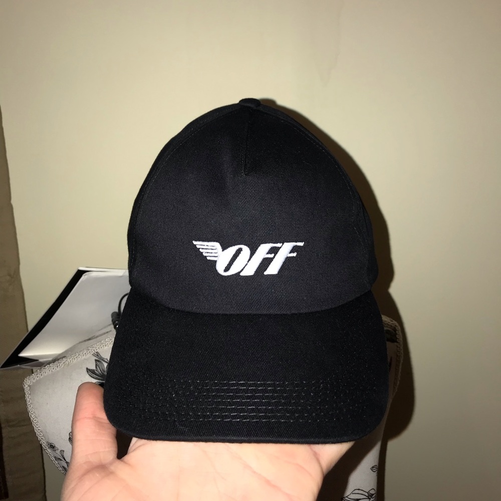 Off-white hat